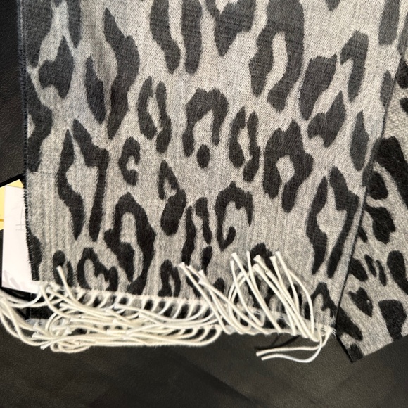 Black and Gray Animal Print Scarf - Picture 4 of 8